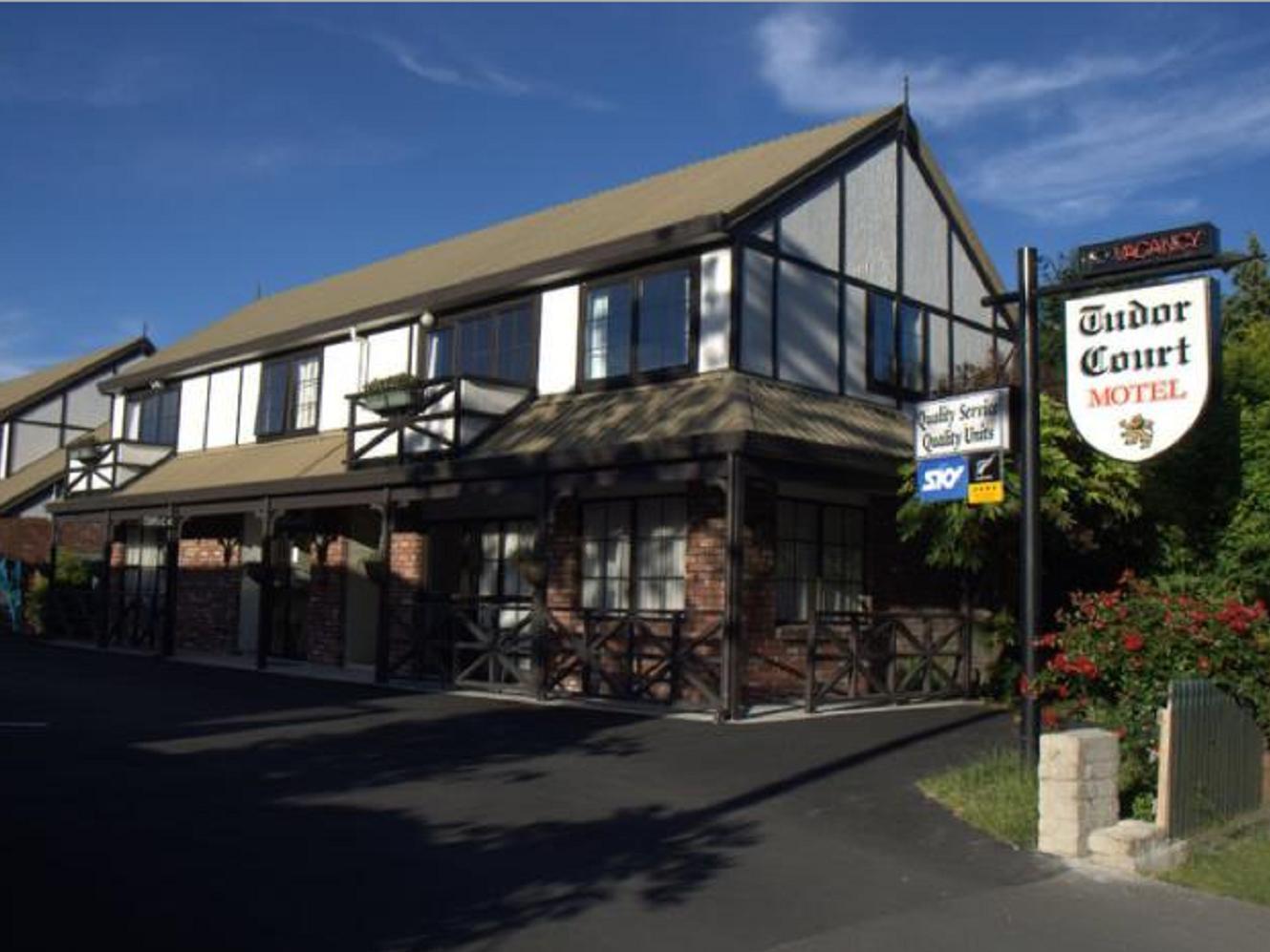Tudor Court Motel Christchurch Bagian luar foto